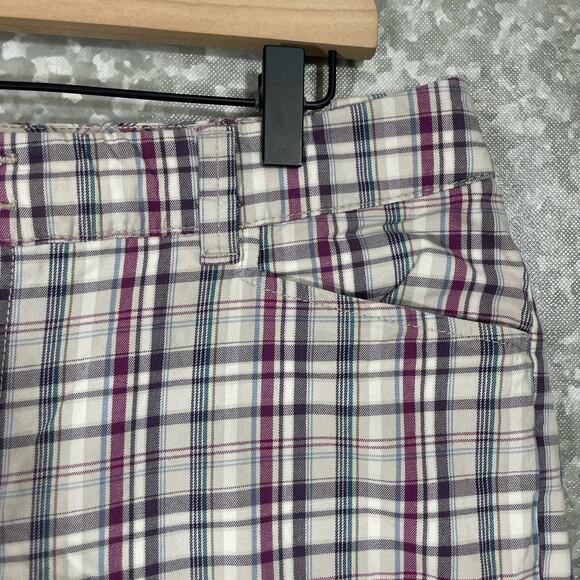 Eddie Bauer Women's Preppy Purple Plaid Bermuda Shorts - Size 10 - 12" Inseam - Picture 2 of 7